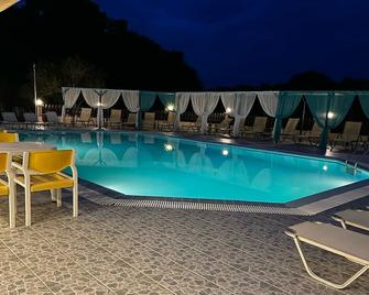 Sandy Beach Studios - Kavos - Pool