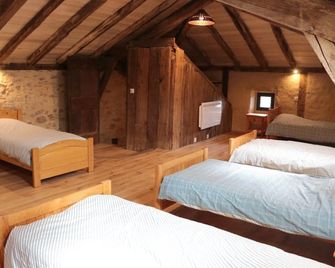 Grande maison de caractère en pierres -superbe vue - Prendeignes - Schlafzimmer