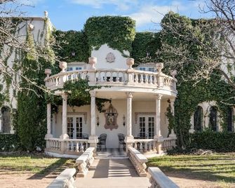 Villa de San Rafael - Historic Estate by Arrivls - Albuquerque - Building