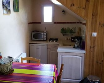 Lodging near Vallon Pont d'Arc, Ardèche Gorges Cave & the Pont d'Arc - Grospierres - Keuken