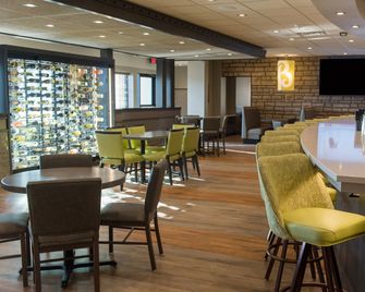 Holiday Inn & Suites Des Moines-Northwest By IHG - דה מואן - בר