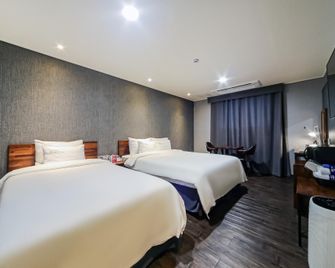 Geojedo Jangpyeong Sonata - Geoje - Habitación