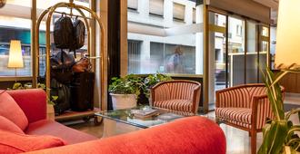 Up Congreso Hotel - Buenos Aires - Receptionist