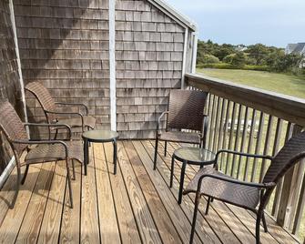 Unit #16 - 2nd Floor Efficiency, With A/C - North Truro - Balcony