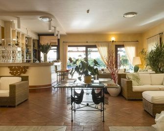 Lantana Resort Hotel & Apartments - Pula - Bar