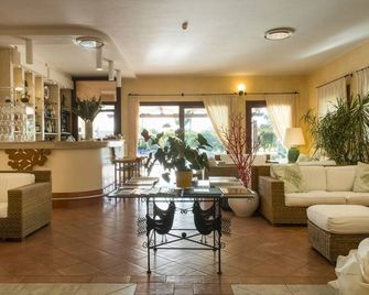Lantana Resort Hotel & Apartments - Pula - Bar
