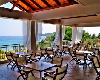 Maranton Beach Hotel - Kinira