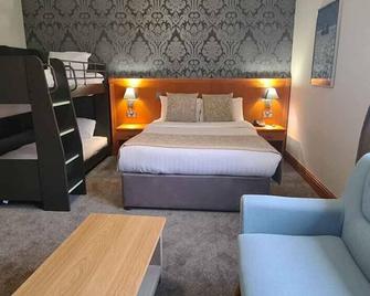 Leitrim Marina Hotel - Leitrim - Bedroom