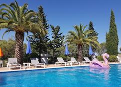 Monte-Bougainvillea Boutique Holiday Apartment rentals in the central Algarve - Faro - Pool