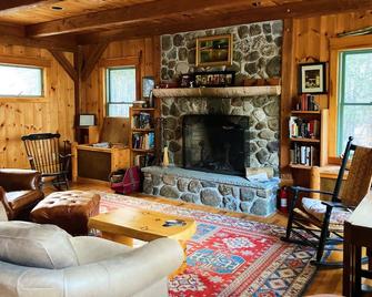Classic Log Home on Pristine Maine PondbrKayaking Heaven, Loons, Bald Eaglesbr - Bucksport - Living room