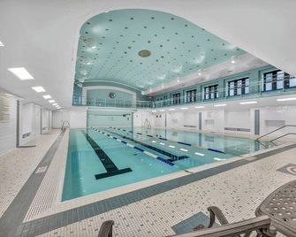 Central Flat with Pool, Sauna, Rooftop Deck, Gym - Cleveland - Pool