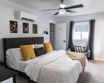 Downtown Forest Retreat - Casper - Bedroom
