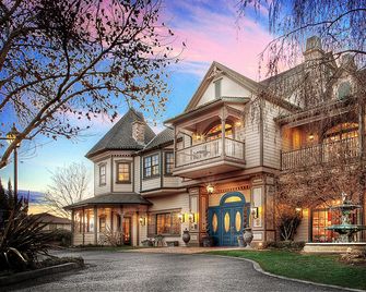 The Genevieve - Santa Ynez - Building