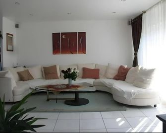 Hotel Restauracja Malopolska - Jasło - Living room