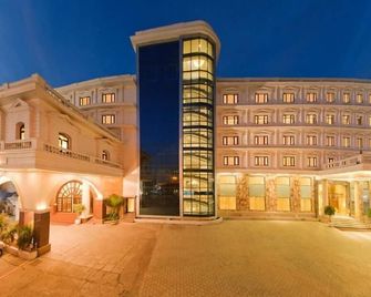 Anandha Inn Convention Centre and Suites - Pondicherry - Byggnad