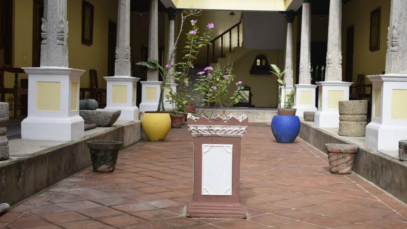 Saradharam Heritage Hotel Lakshmi Vilas