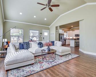 Centrally Located Abilene Home Near Acu And Downtown - 阿比林（得克薩斯州） - 客廳