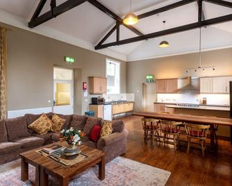 The Old School - Omagh - Huiskamer