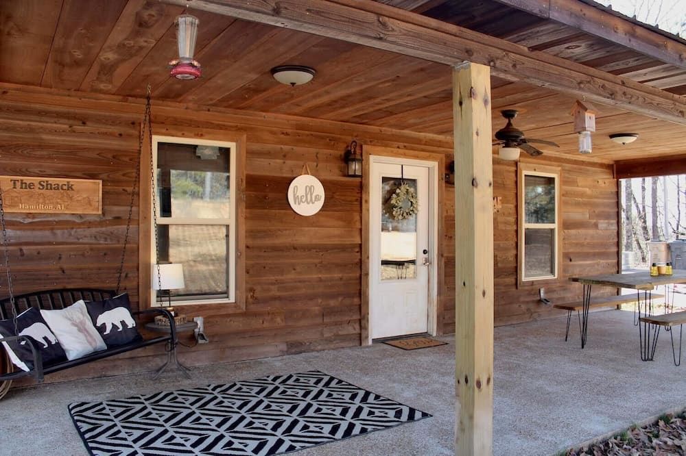 Charming cabin with outdoor soaking tub - Hamilton - Innenhof