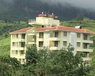 Hotel Shivas Inn - Trimbak - Edificio