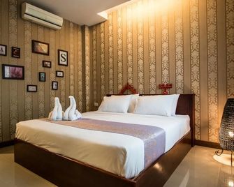 Sunday J Resort & Restaurant - Chonburi - Schlafzimmer