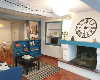 Regusse. Village House - Gorges Du Verdon - 레구세 - 거실