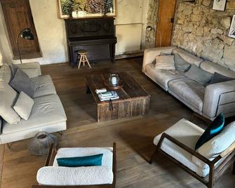Grande Maison de Famille à la Campagne - Salvagnac - Sala de estar