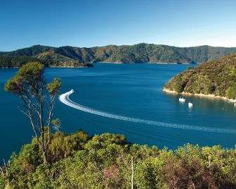 Bay of Many Coves - Picton - Byggnad
