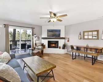 Brownie's Den Ski Resort Townhouse at Big Bear - Big Bear Lake - Sala de estar