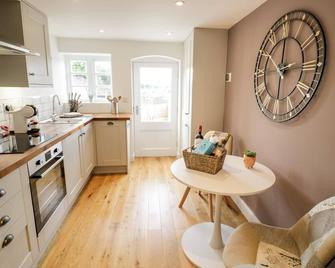 The Postage Stamp - Bridgnorth - Kitchen