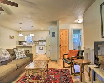 Utopia Family Home, 2 Blocks To Utopia Park! - Utopia - Sala de estar