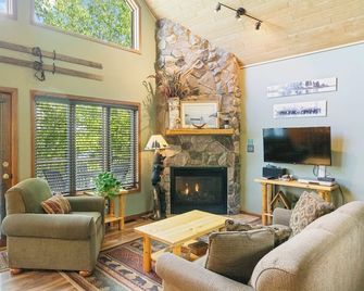 Well-appointed lakefront villa with gameroom at Giants Ridge - Biwabik - Sala de estar