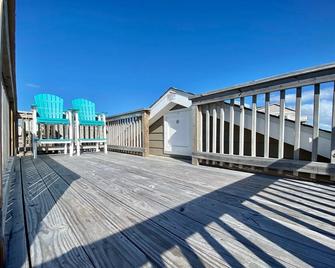 9 Nautical Nine Studio Bedroom Condo by RedAwning - Hatteras - Balcon