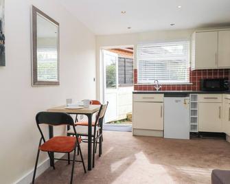 Mutley Hall - Chichester - Kitchen