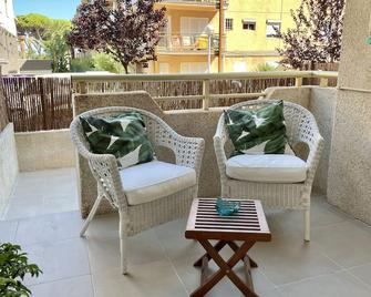 La Pineda Holiday Apartment - La Pineda - Balcony