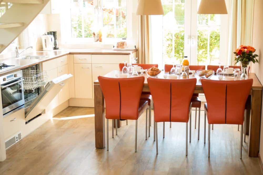 Bungalow 6p - Three Bedroom Resort, Sleeps 6 - Noordwijk - Restaurant