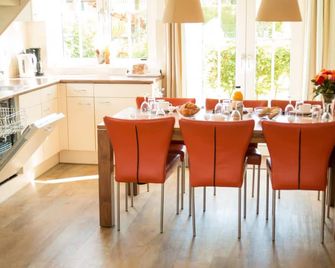 Bungalow 6p - Three Bedroom Resort, Sleeps 6 - Noordwijk - Restaurant
