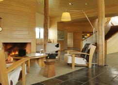 Explora en Torres del Paine - Estancia Pudeto - Living room