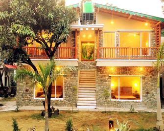 Palette Resorts - Le Reserve Corbett - Garjia - Edificio