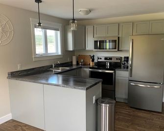 Gros Morne Coastal Suites #2 - 邏奇 哈伯 - 廚房