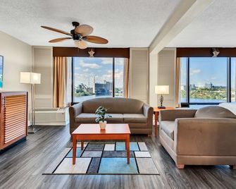 Best Western Orlando Gateway Hotel - Orlando - Sala de estar