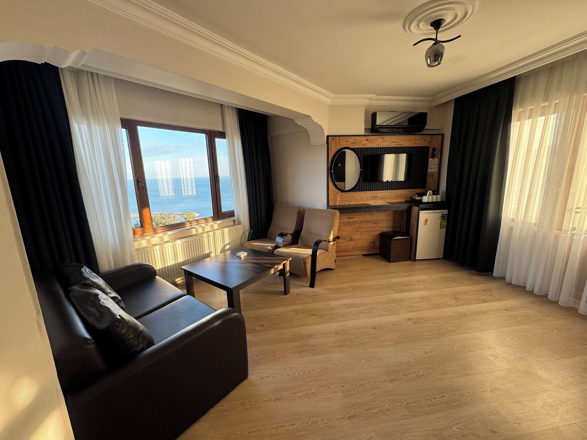 أماسرا سيلين هوتل