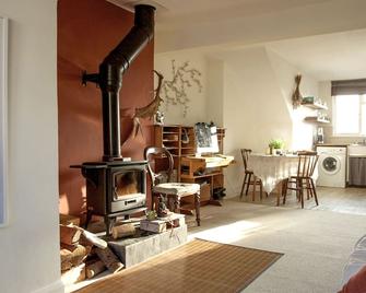 Sunny Seaside Sanctuary - Two Bedroom Apartment - Hove - Living room