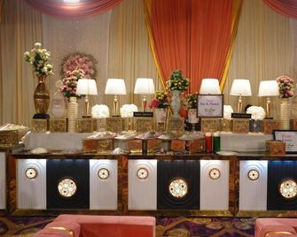 Hotel Royal palace , Bhiwani - Bhiwāni