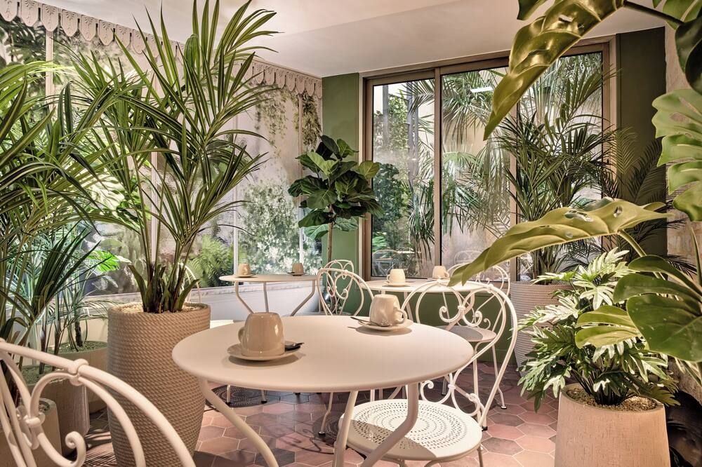 Posy Hotel by Happyculture