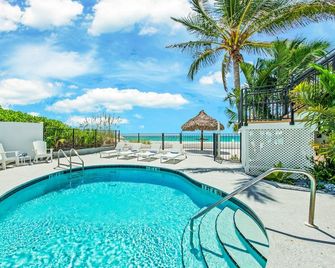 Beach Club at Anna Maria Island by Rva - Bradenton Beach - Басейн