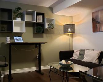 The North Shore Suite - Barrie - Living room