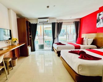 Pj Patong Resortel - Patong - Bedroom