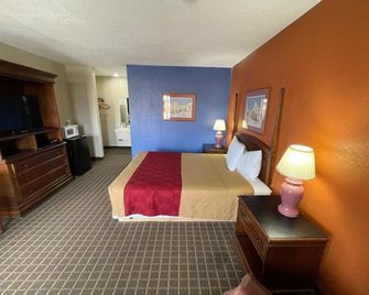 Knights & Suites Emporia - Emporia - Schlafzimmer