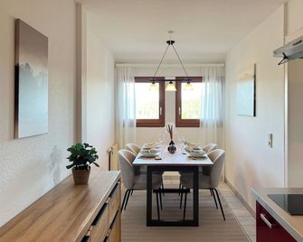 Villa Hubertus - Ferienwohnungen am Feldberg - Feldberg - Dining room